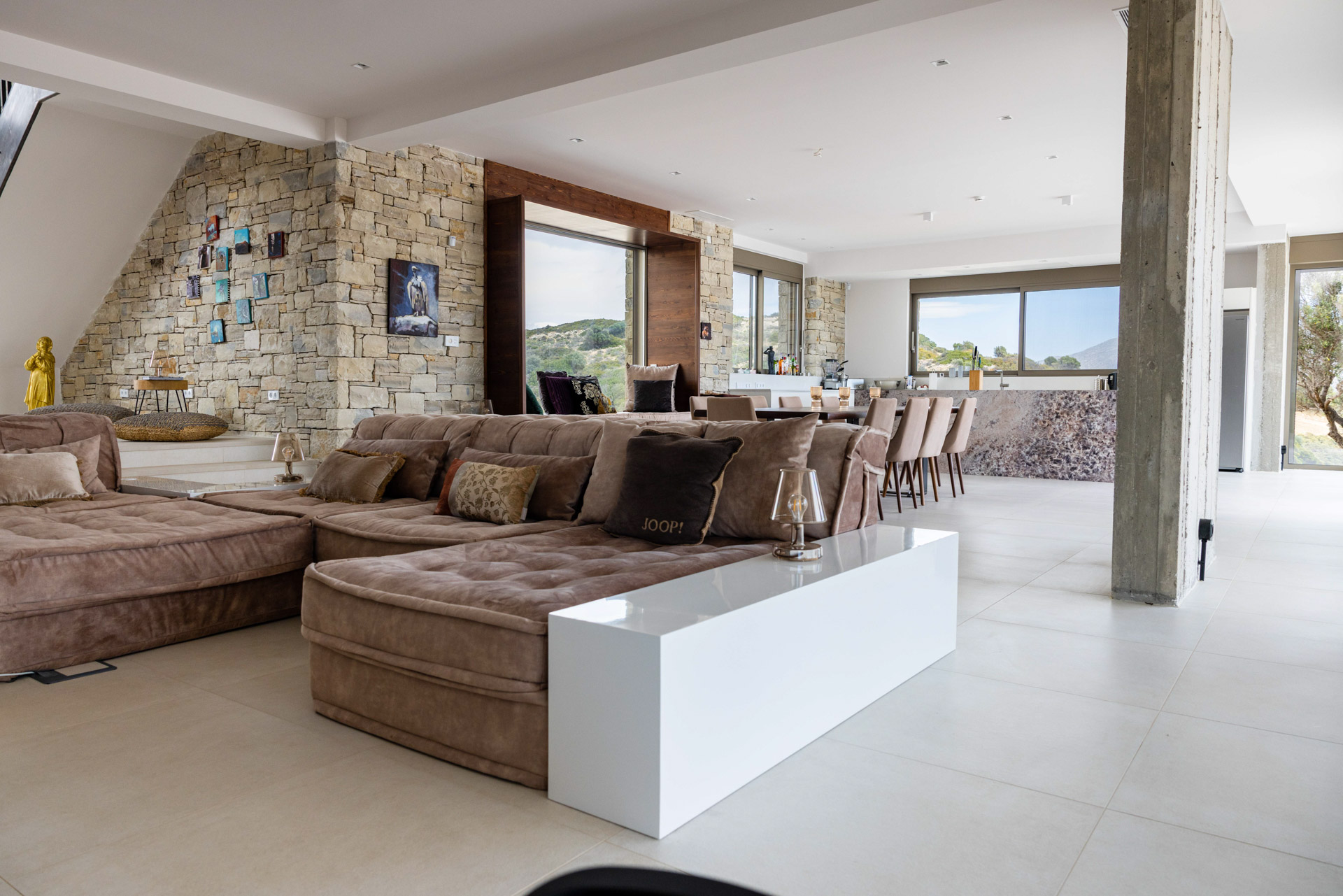 lalahouse-crete-livingroom-interiordesign-innenarchitektur-sitzfenster-housegoals